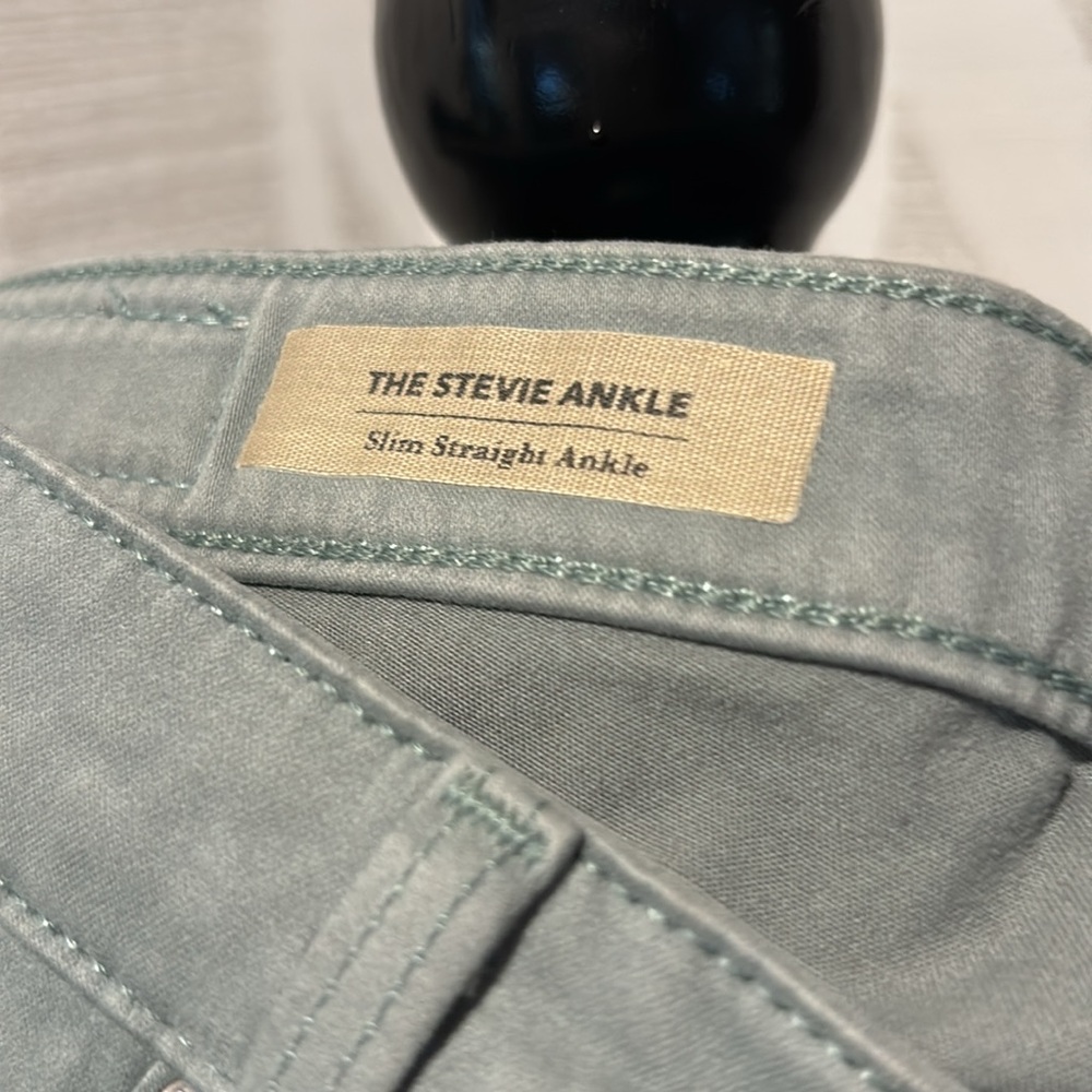 AG The Stevie Ankle slim straight ankle size 26 regular length green - Picture 3 of 4